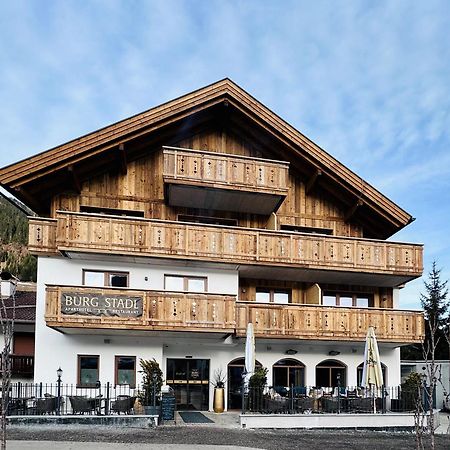Burgstadl Aparthotel & Restaurant ラディス エクステリア 写真